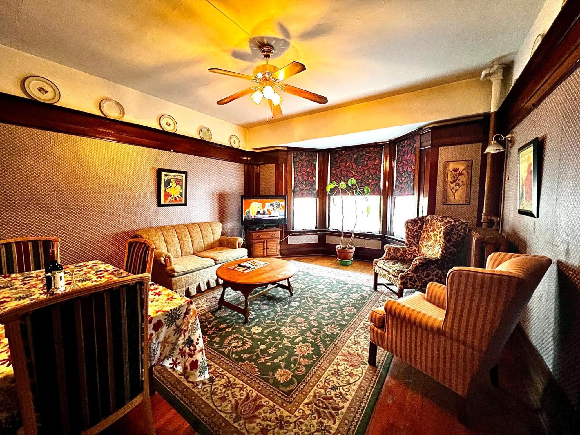 Arundel Mansions Hotel New Westminster Bagian luar foto
