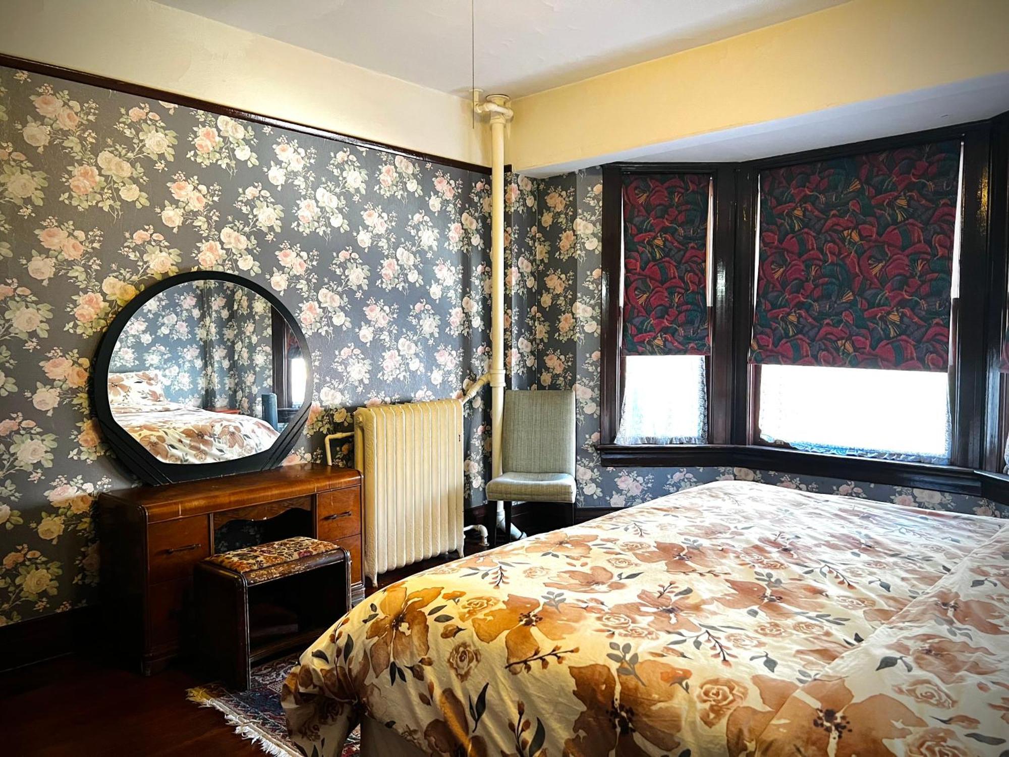 Arundel Mansions Hotel New Westminster Bagian luar foto