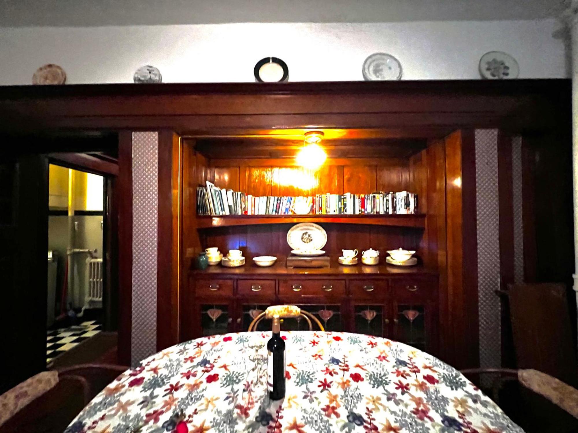 Arundel Mansions Hotel New Westminster Bagian luar foto