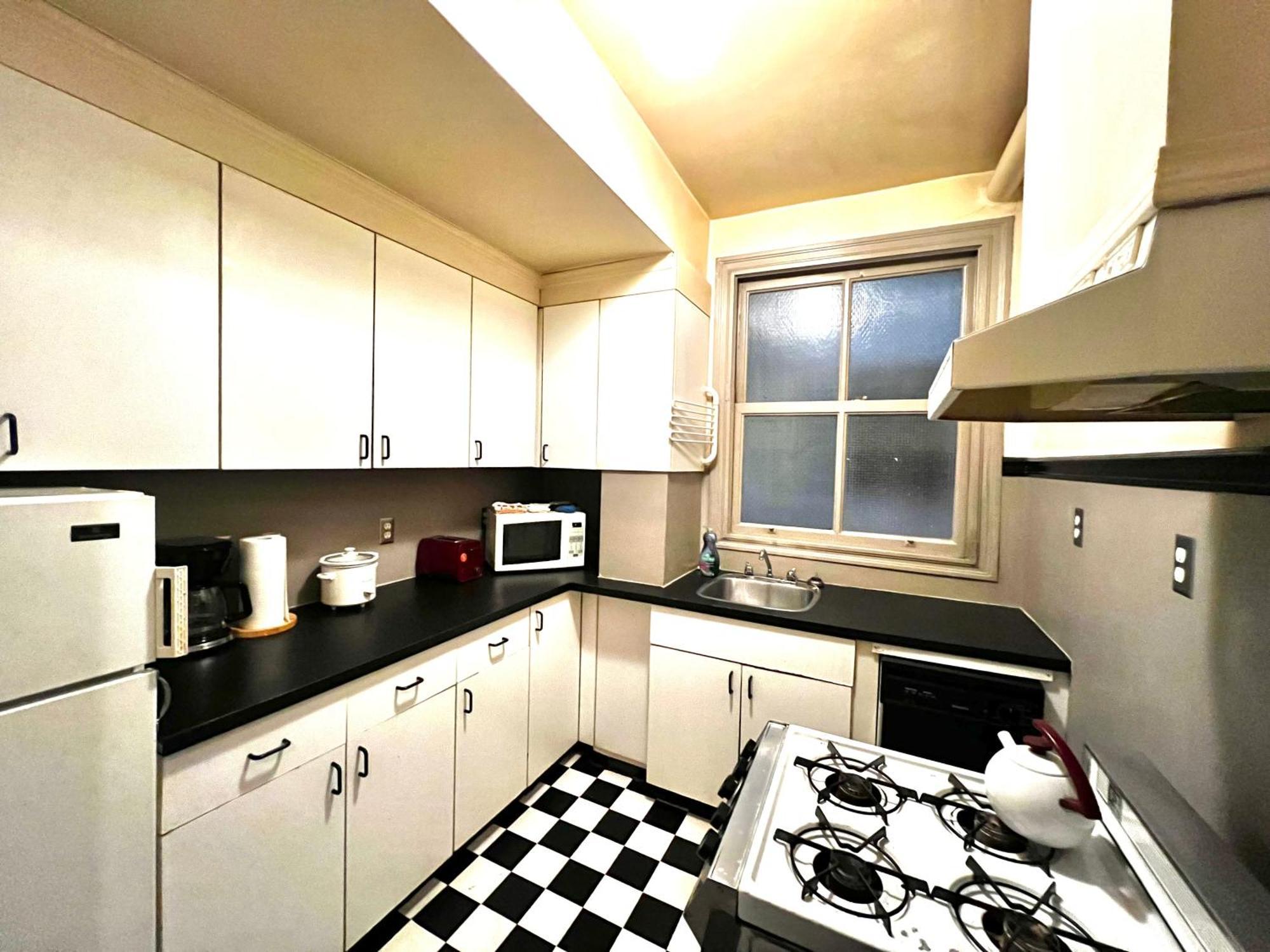 Arundel Mansions Hotel New Westminster Bagian luar foto