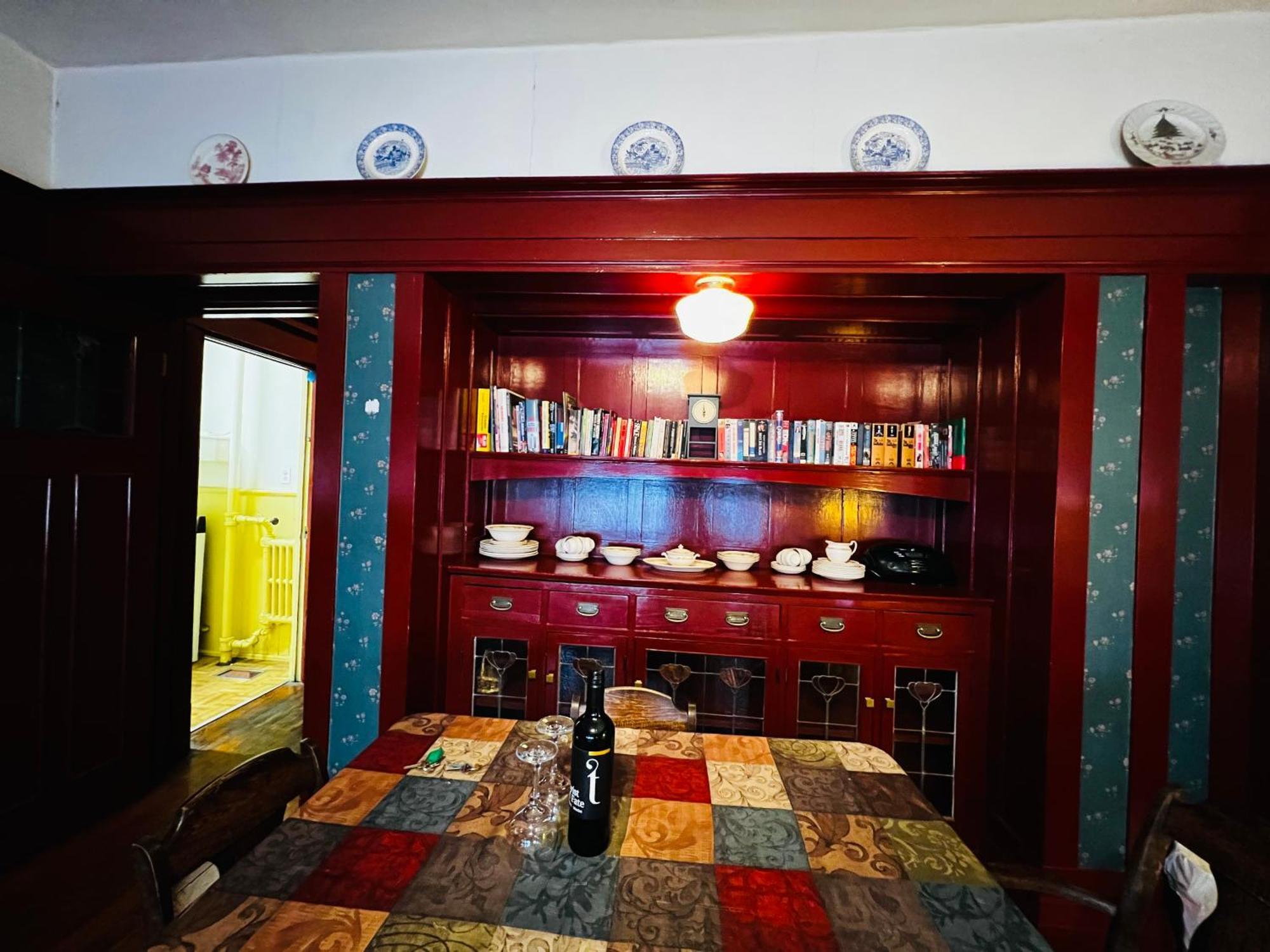 Arundel Mansions Hotel New Westminster Bagian luar foto