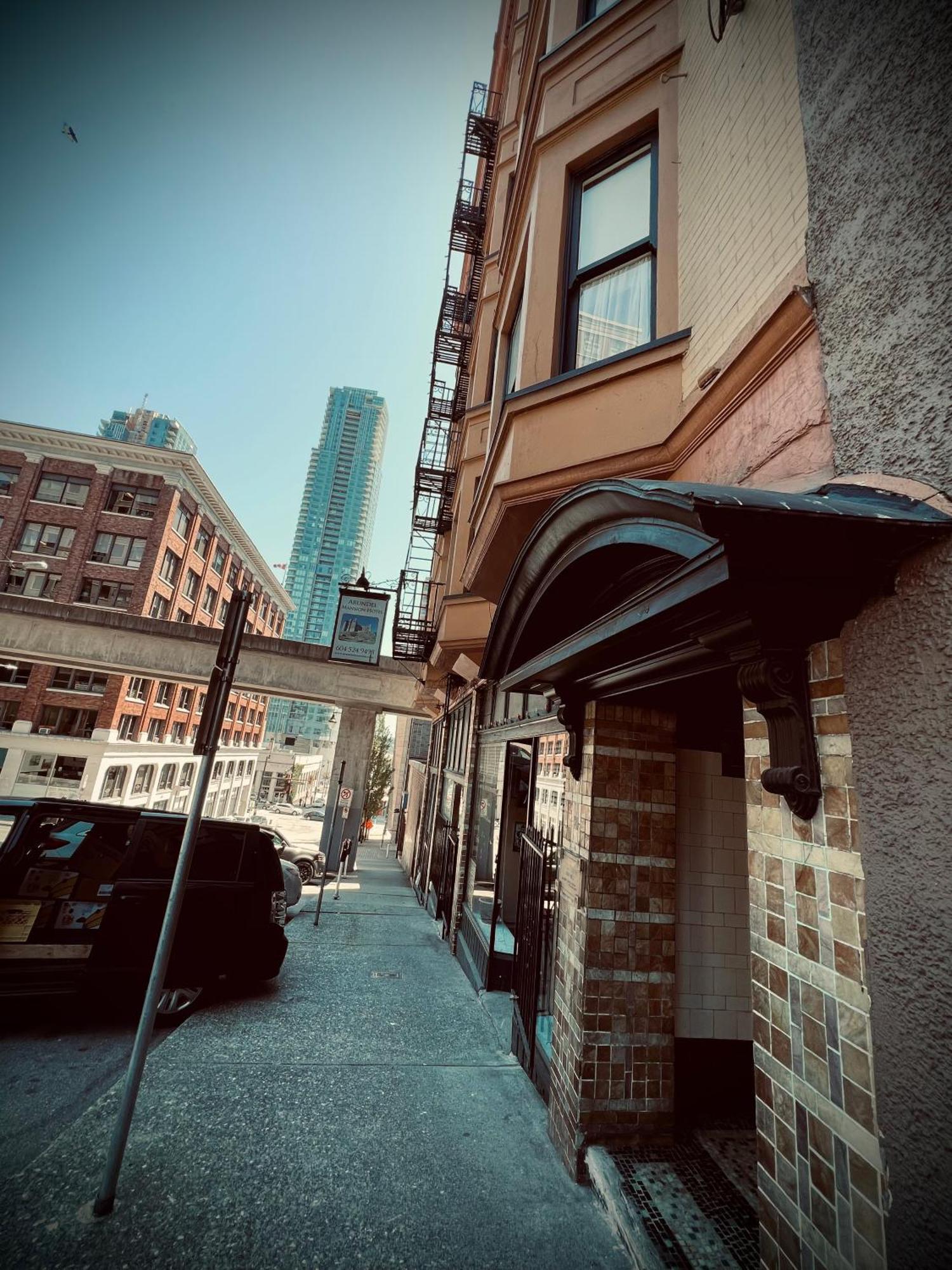 Arundel Mansions Hotel New Westminster Bagian luar foto