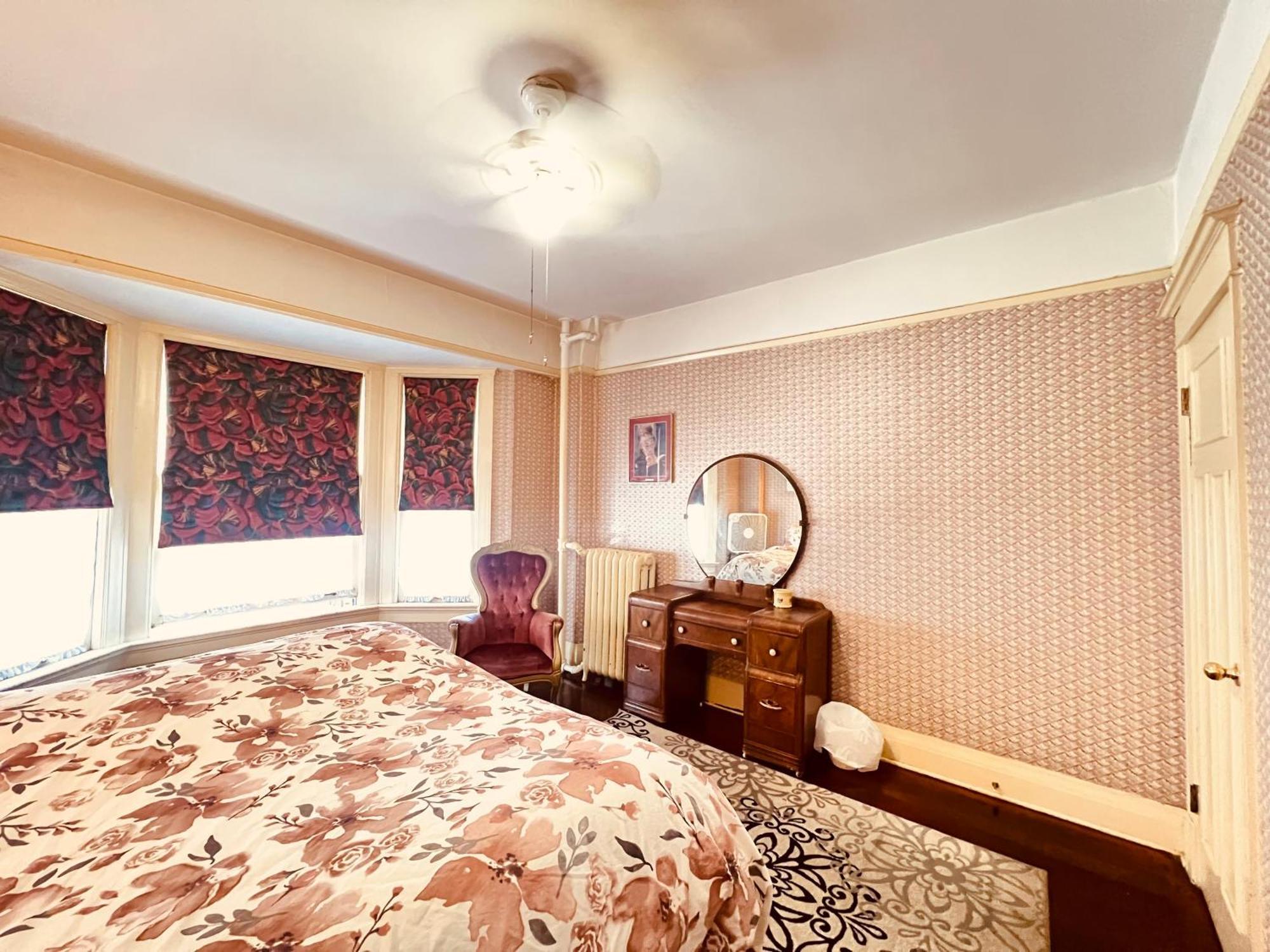 Arundel Mansions Hotel New Westminster Bagian luar foto